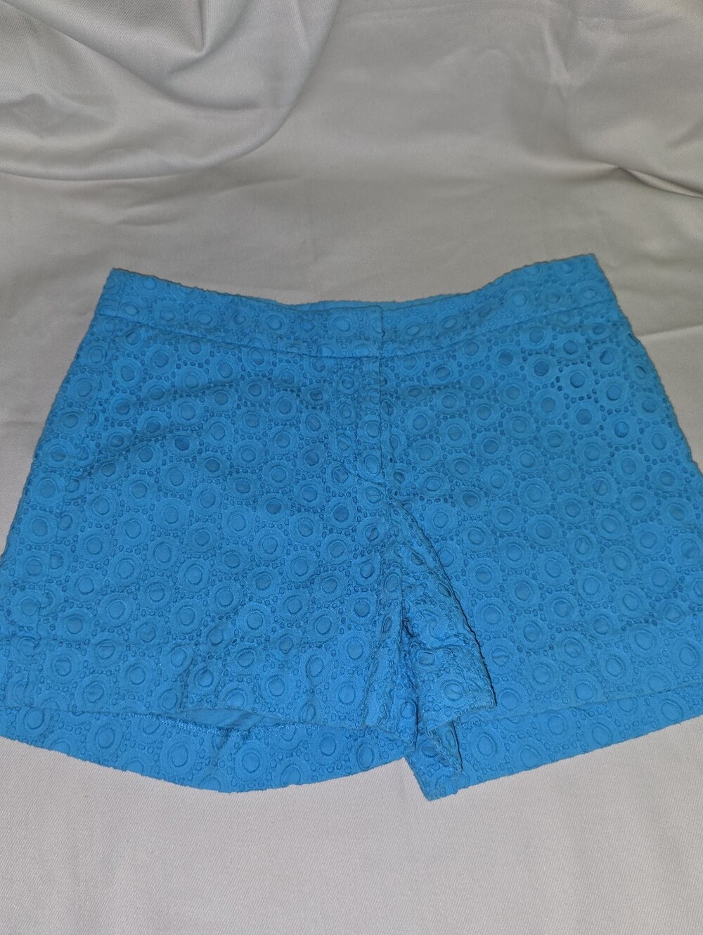 Crown & Ivy Sz 2 Blue Eyelet Women’s Shorts - Lightweight Summer Style